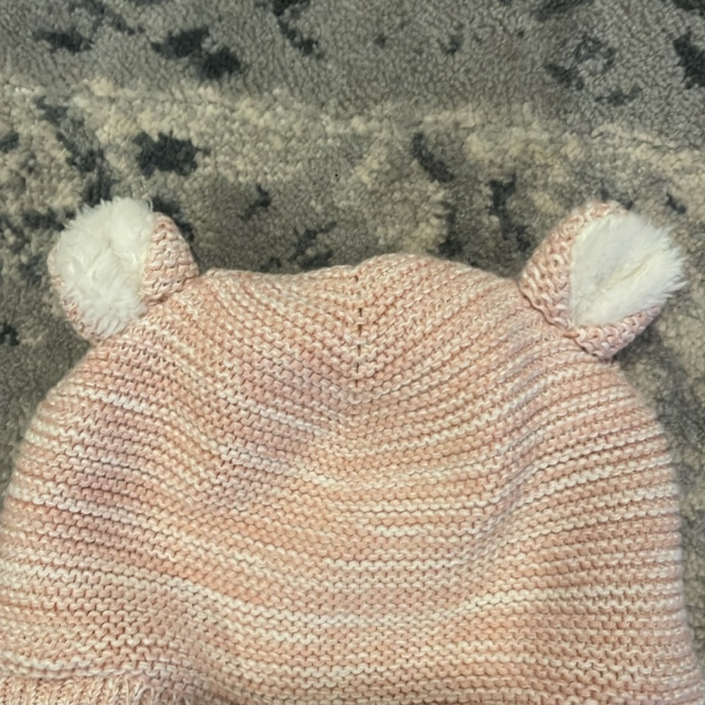GAP hat - Picture 3 of 3